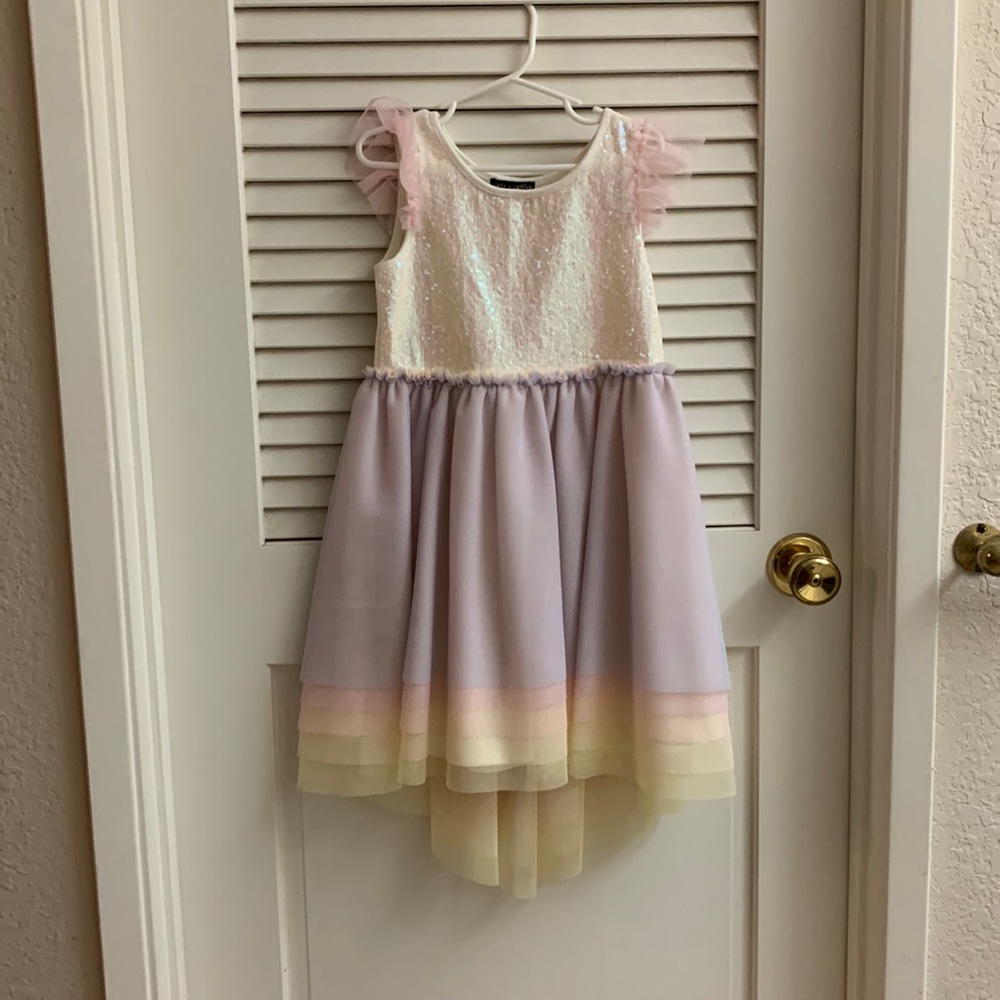 Ava & Yelly girls unicorn colored dress with hi low skirt, size 6.